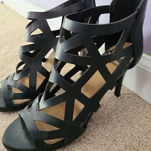 Stiletto fergalicous heels.